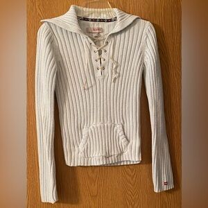 Hollister lace-up cable knit pullover sweater with kangaroo pocket. Size Large